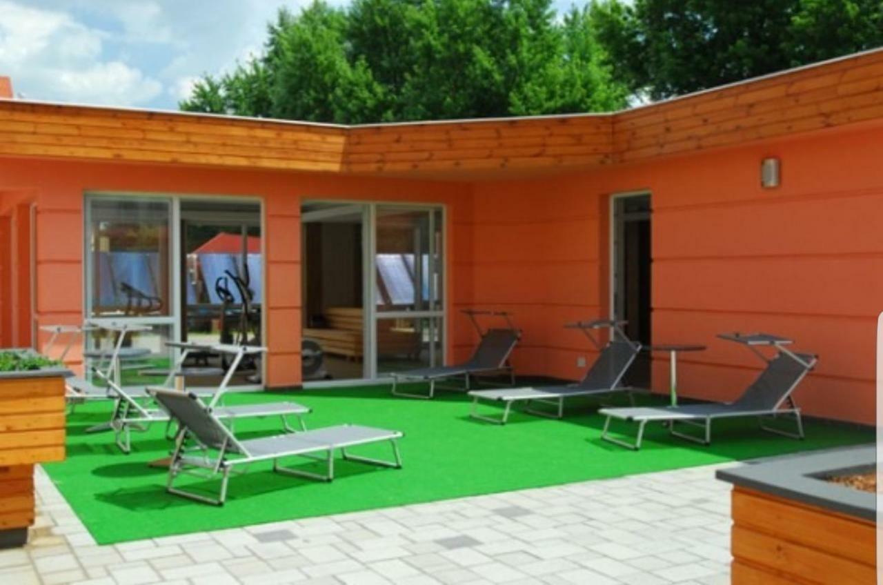 Paris-Lux. Apartment Hajduszoboszlo Exterior photo